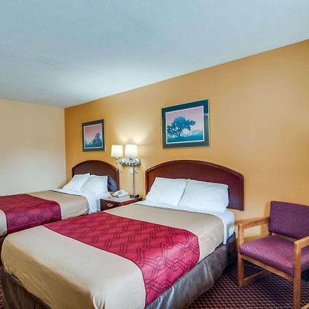 Econo Lodge Near Bluefield College Exteriör bild