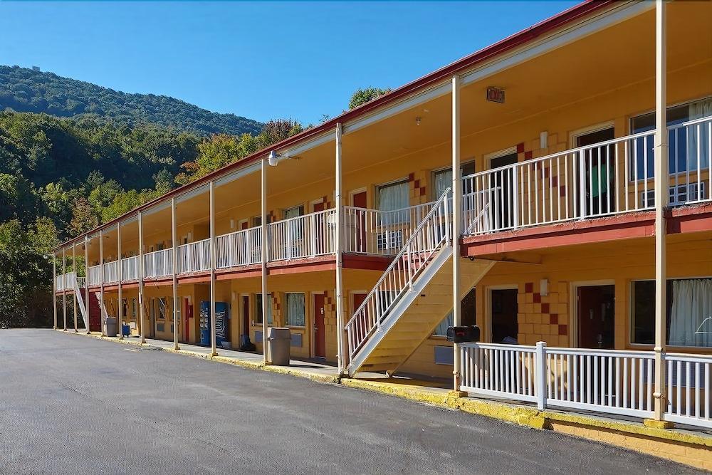 Econo Lodge Near Bluefield College Exteriör bild