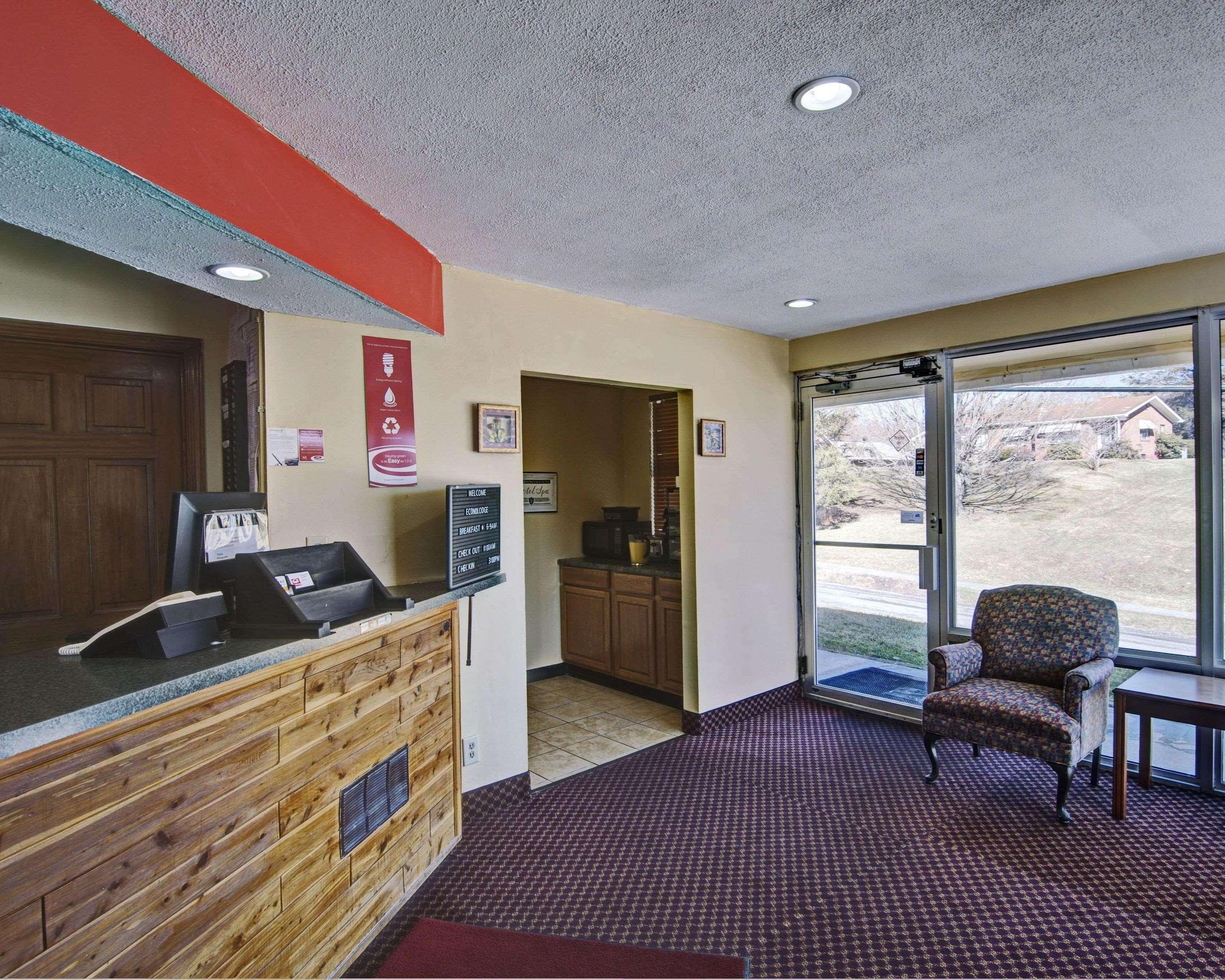 Econo Lodge Near Bluefield College Exteriör bild