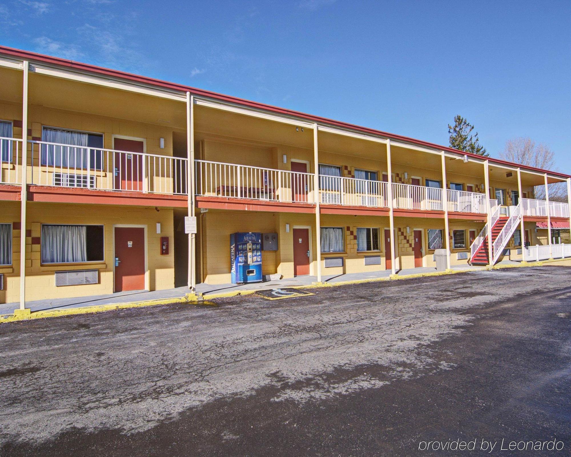 Econo Lodge Near Bluefield College Exteriör bild