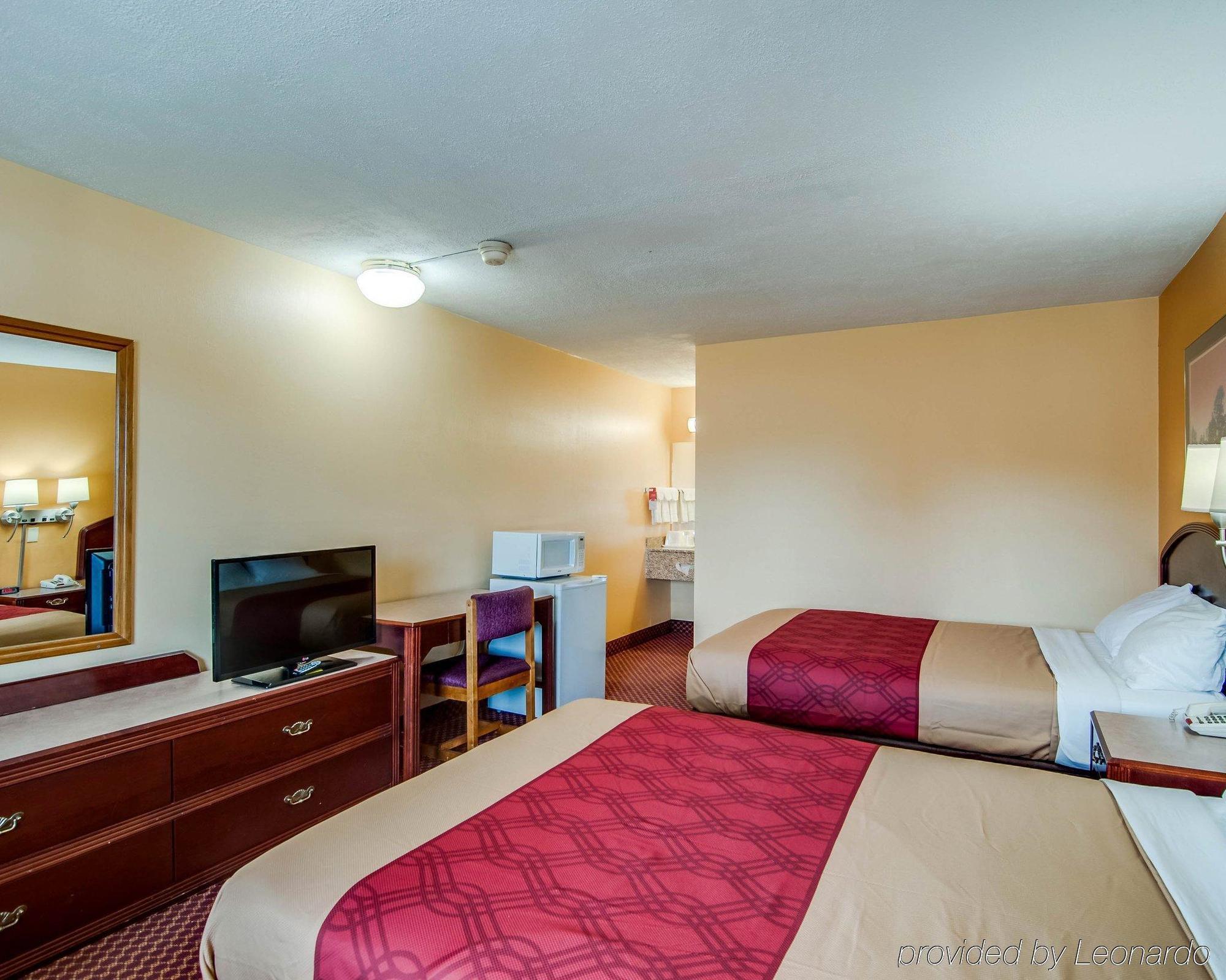 Econo Lodge Near Bluefield College Exteriör bild