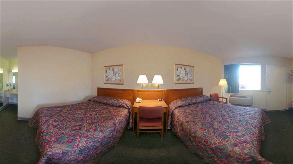 Econo Lodge Near Bluefield College Exteriör bild